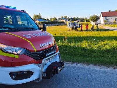 Dramat w Młotkowicach. 5-latek potrącony przez ciężarówkę przed własnym domem. Wezwano śmigłowiec LPR