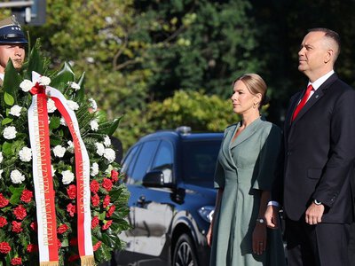 Para prezydencka złożyła wieniec. Hołd dla marszałka Piłsudskiego
