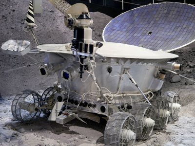 Te łaziki będą samodzielnie myśleć. Plan NASA na eksplorację Księżyca