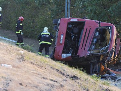 Akcja ratunkowa na węgierskiej autostradzie. Strażacy ratowali pielgrzymów