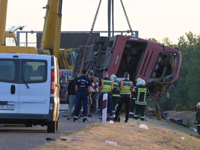 W wypadku na Węgrzech ucierpieli jego parafianie. Rodziny są roztrzęsione