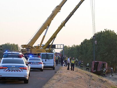 „Jesteśmy razem”. Rząd wysyła specjalny samolot na Węgry