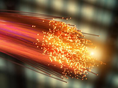 Deutsche Telekom wchodzi głębiej w polski światłowód. Kupuje Fiberhost i Inea