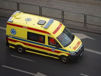 Odgryzł palec ratownikowi medycznemu. Zatrzymano go w Berlinie