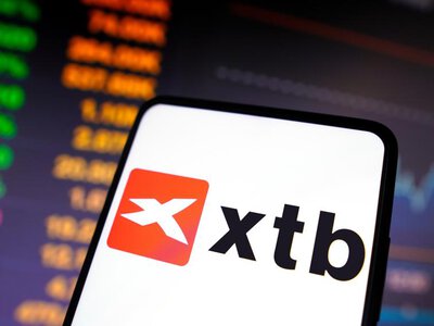 Obroty na XTB jak na KGHM i Orlenie. WIG20 pogłębia przecenę po serii wzrostów 
