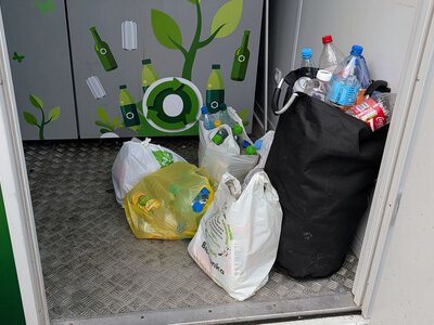 Ten automat nie odda ci kaucji. Wypierze ci sumienie