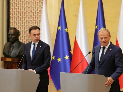 Tusk ogłasza rewolucję finansową, a w Sejmie spór o krzesła. Wydarzenia dnia