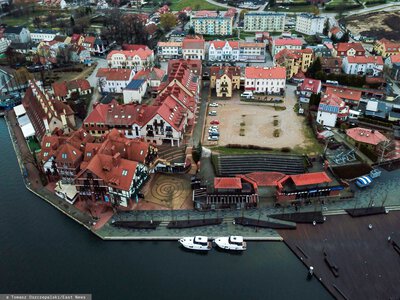 Kampery zalały mazurski kurort. Mieszkańcy zaczęli się denerwować