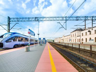 Ponad 800 mln euro zagrożone. Spór o Rail Baltica może kosztować Polskę unijne dotacje