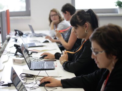 Wiemy, co dalej z cenami i pensjami milionów Polaków. Analitycy pokazali prognozy