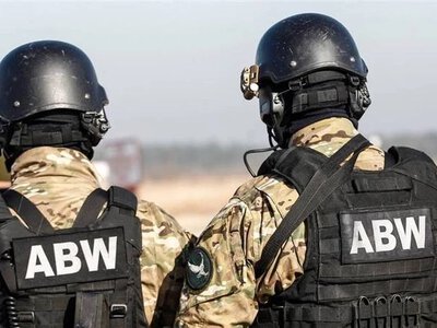 Ładunek wybuchowy pod samochodem. Ukrainiec zatrzymany w Polsce