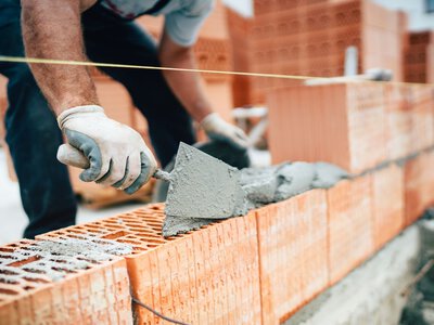 Miasteczko przyciąga dziesiątki pracowników. Brakuje miejsc do spania