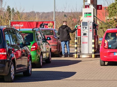 Jest nowe obwieszczenie. Tyle w weekend za paliwo zapłacą kierowcy