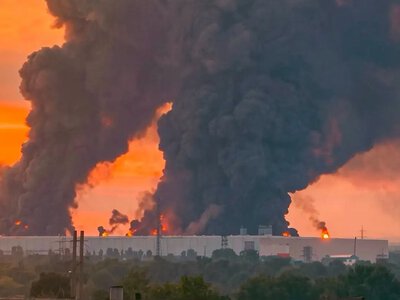 Rosja zaatakowana dronami. Płonie gigantyczny magazyn