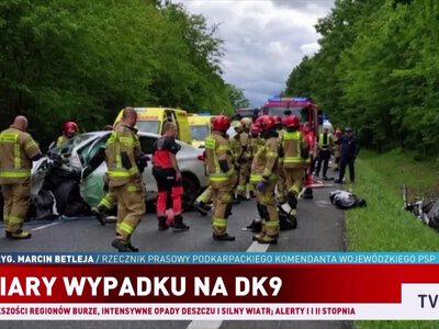 Czołowe zderzenie aut na Podkarpaciu. Nie żyją dwie osoby
