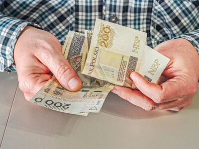 Ile trzeba zarabiać na 7 tys. zł emerytury? Oto szacunki dla 40-latków