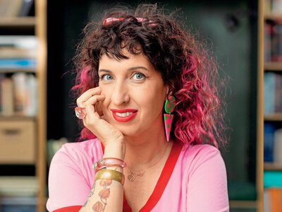 „W końcu muszą poczuć, że nie są panami tego świata”. Czy młodzi chłopcy i mężczyźni są przytłoczeni przez feminizm? Wywiad z pisarką Sylwią Chutnik
