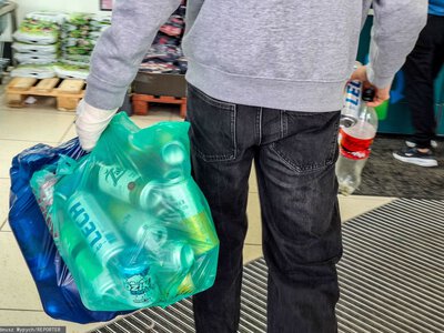 Kto dostaje kaucję, jeśli wyrzucisz butelkę? Znamy odpowiedź