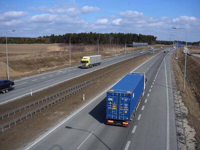 Polska numerem 1 w Europie, a Niemcy na drugim miejscu. Nikt nie wozi tyle co nasi rodacy