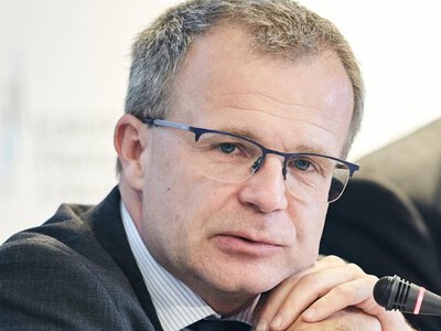Kotecki czeka na projekt budżetu. Wskazuje, gdzie powinny nastąpić cięcia