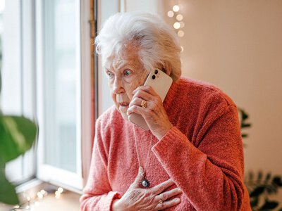 To, co usłyszała w telefonie wprawiło ją w osłupienie. Dała się nabrać