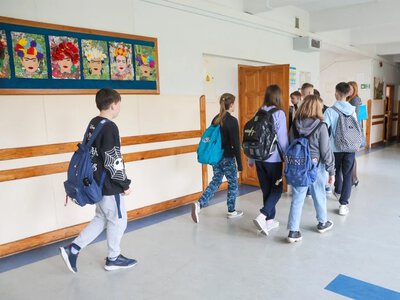 Koniec wspólnych wakacji dla wszystkich? Resort edukacji zabrał głos