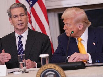 „Ekonomiczny D-Day” przeciwko Iranowi. USA chcą odciąć kraj od pieniędzy