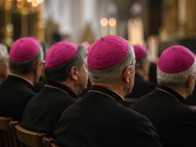 Biskupi uderzają w MEN. „Z troską i niepokojem”. Chodzi o zmiany od 1 września