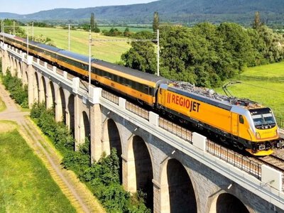 Wsiadasz w Warszawie, budzisz się w Alpach. O ile RegioJet nie zmieni zdania
