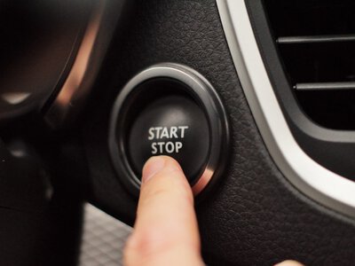 Start-stop przestał działać? Kierowcy często podejrzewają awarię. Powód może być zupełnie inny