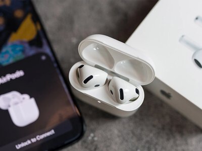 AirPods 5 w dwóch wersjach. Zobaczysz je jeszcze we wrześniu