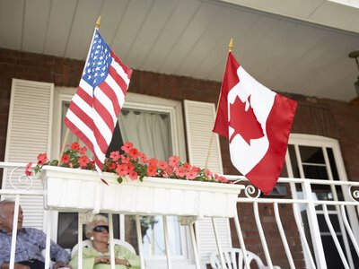 Trump nałożył wysokie cła, Kanada odpowiada. Stawki sięgną nawet 50 proc.