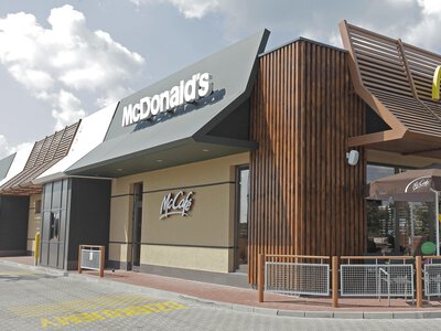 McDonald's kończy z miastami? To tu postawi nowe restauracje