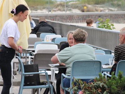 Zaskakujące zjawisko w nadmorskich kurortach. Niektórzy restauratorzy są załamani