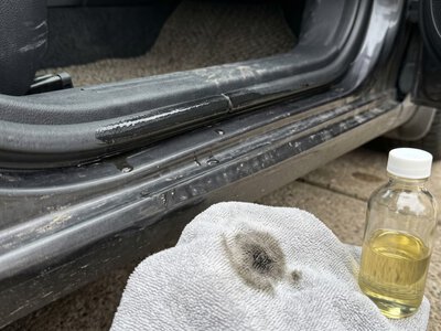 Spryskiwanie uszczelek olejem do gotowania. Dlaczego jest zalecane i do czego to służy?