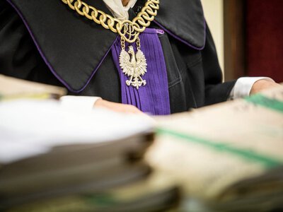 Śmiertelne pobicie w Krakowie. Sąd wypuścił zatrzymanego 16-latka. Teraz policja znów go szuka