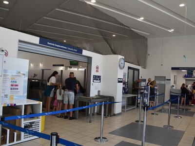 Polska jest na to za mała. Mamy lotniska, które siebie nie widzą
