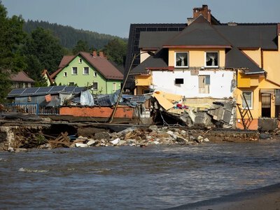 Działania służb na Dolnym Śląsku. Kolejny ruch ws. pomocy dla powodzian