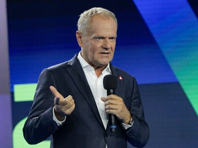Tusk ostrzega młodzież: Tak powstawał faszyzm
