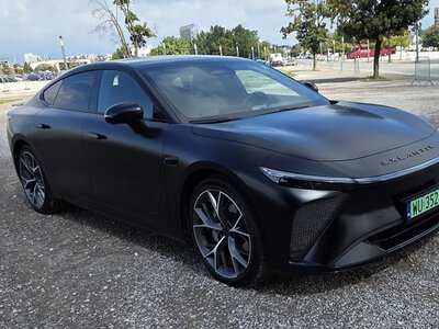 „Chińczyk” zamiast BMW lub Lexusa? Oto auto, które chce namieszać w segmencie premium