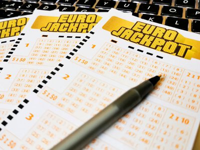 Polak wygrał w Eurojackpot. Totalizator ujawnił, gdzie kupił los