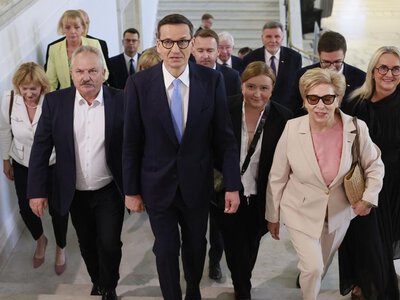 Usiądą między PiS a Konfederacją. Zmiany na sali obrad i budżet dla klubu Morawieckiego