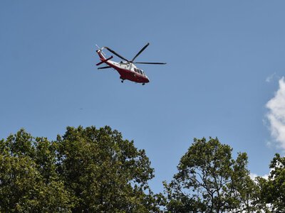 Śmigłowiec zerwał linię energetyczną i odleciał. Policja szuka pilota