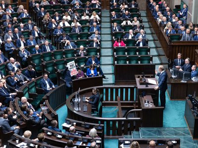 KO wygrywa wybory, ale prawica ma większość. Morawiecki nie jest jej potrzebny [SONDAŻ]