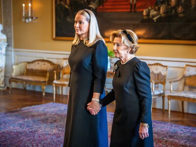 Została nową królową. Choroba, przeszczep płuc i trudny początek nowej roli