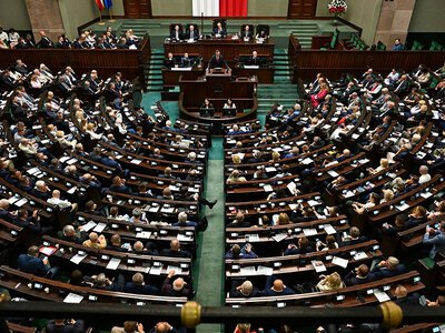 Sejm wraca po wakacjach. Zajmie się wetem do kryptowalut i wyborem do TK