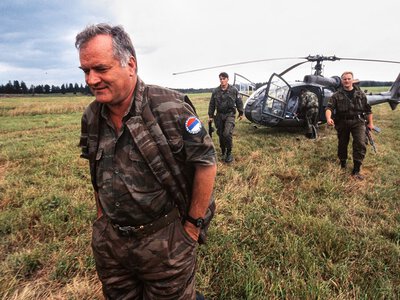 Oburzenie na pogrzeb z „najwyższymi honorami”. Dla zbrodniarza wojennego