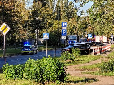 Akcja służb na ulicy Żupniczej w Warszawie. Znaleziono podejrzane pakunki
