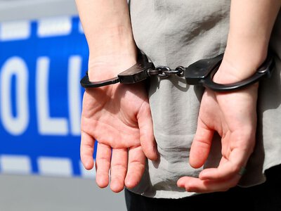 Matka gwałciła syna. Nagrania z wykorzystywania sprzedawała w sieci
