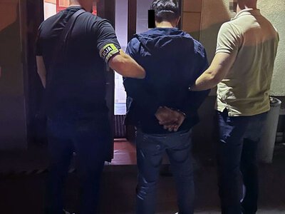 Zaczepiał dziewczynki na przystanku, potem się obnażył. Został zatrzymany